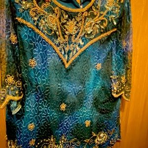 Women’s blouse/ plus size